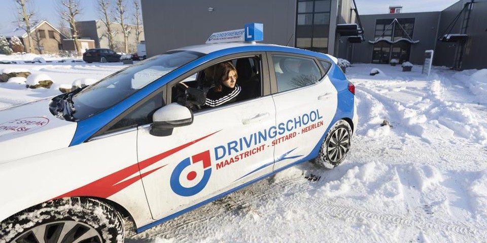 rijlessen sneeuw rijles met sneeuw